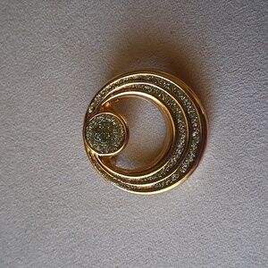 Vintage Brooch with Gold And Shimmery Diamond Dust